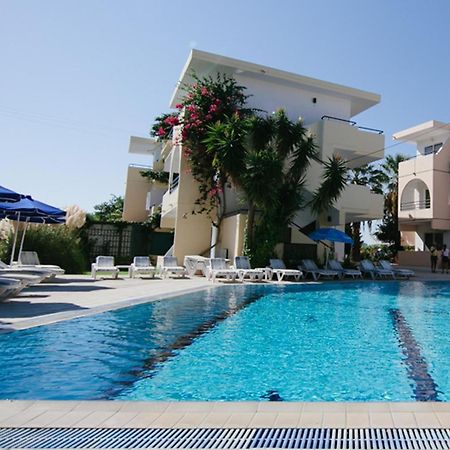 Artemis Comfort&Pleasure ฟาลิรากี ภายนอก รูปภาพ